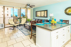 Beach Lover's Haven, Cozy Condo with Ocean Views and Free Parking